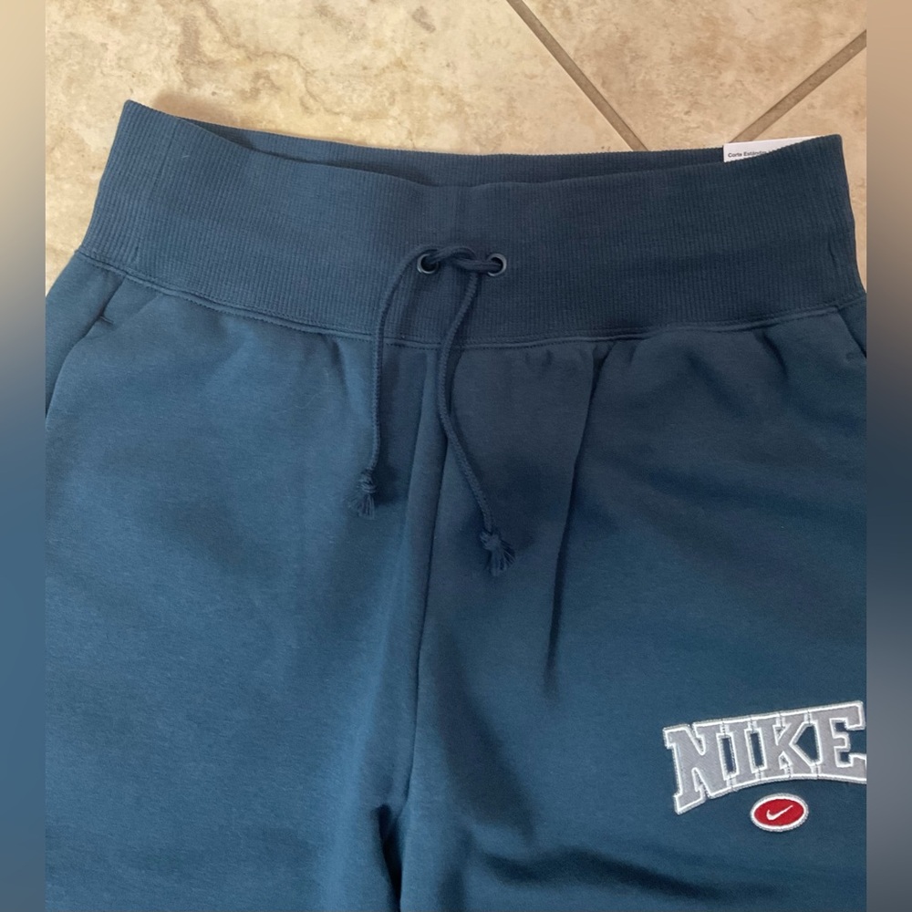 New with Tags Nike Sportwear Wide Fleece Pants in Navy Blue, Size S - Picture 5 of 10
